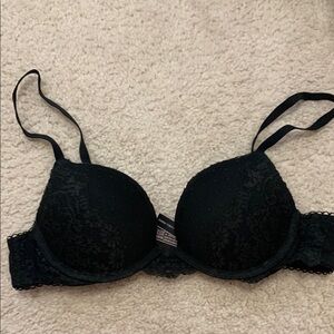 EUC Victoria secret Elegant Black Lace push-up Bra